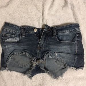 Pink shorty jean shorts.❤️